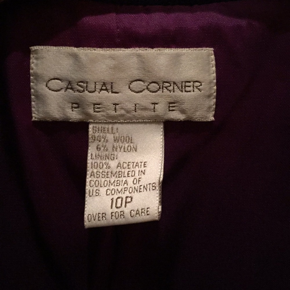 Beautiful, Pristine Condition, Wool Blazer! - image 2